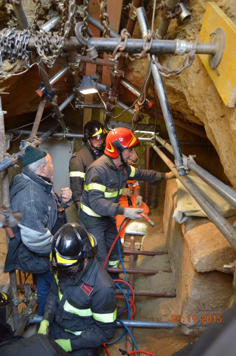 The last sarcophagus removed from the tomb was so big and hard to extract that archaeologists needed the assistance of the fire brigade. Photo Credit: Superintendency of Archaeology of Umbria.