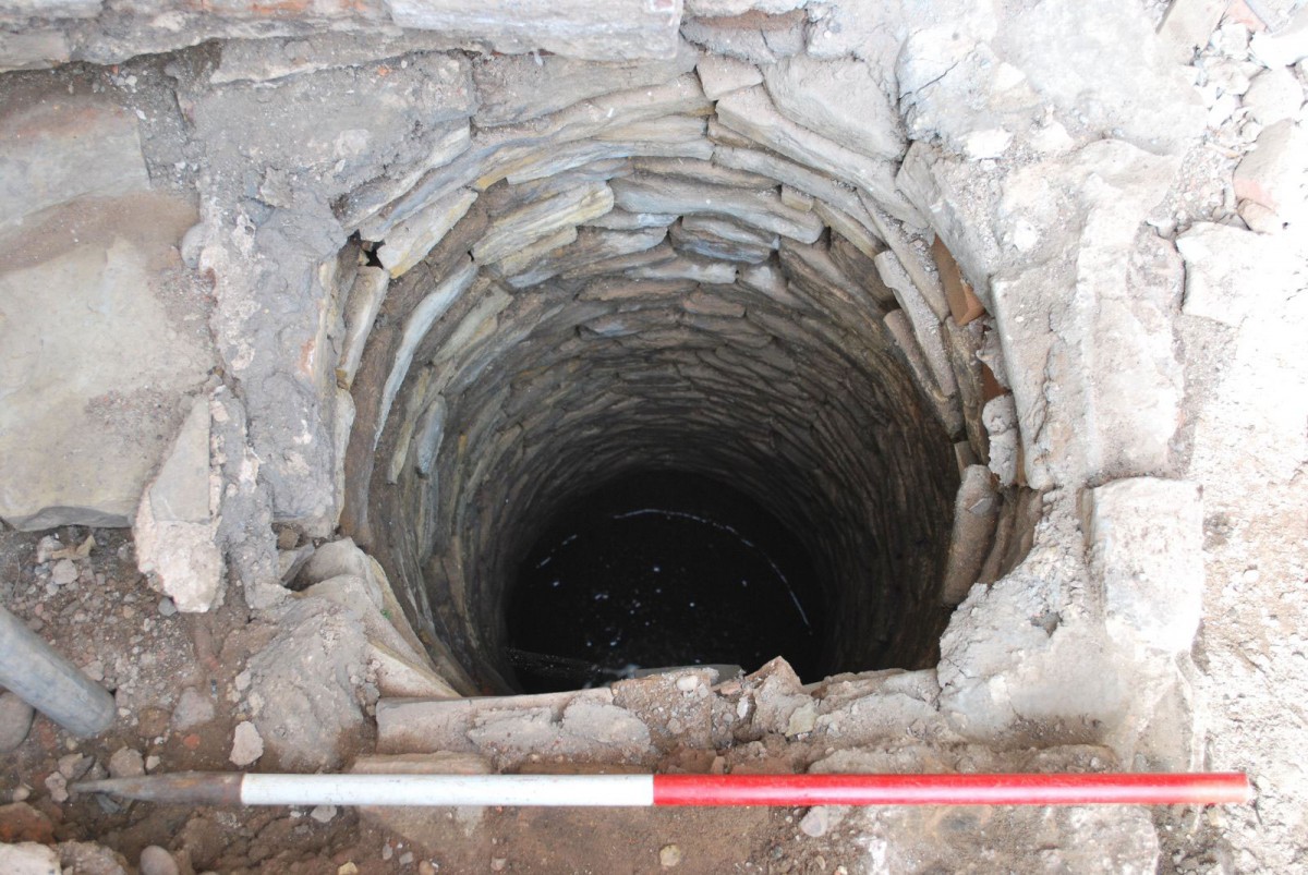 A well was also uncovered at New Place, where Shakespeare lived for 19 years. Photo Credit: Shakespeare Birthplace Trust. 