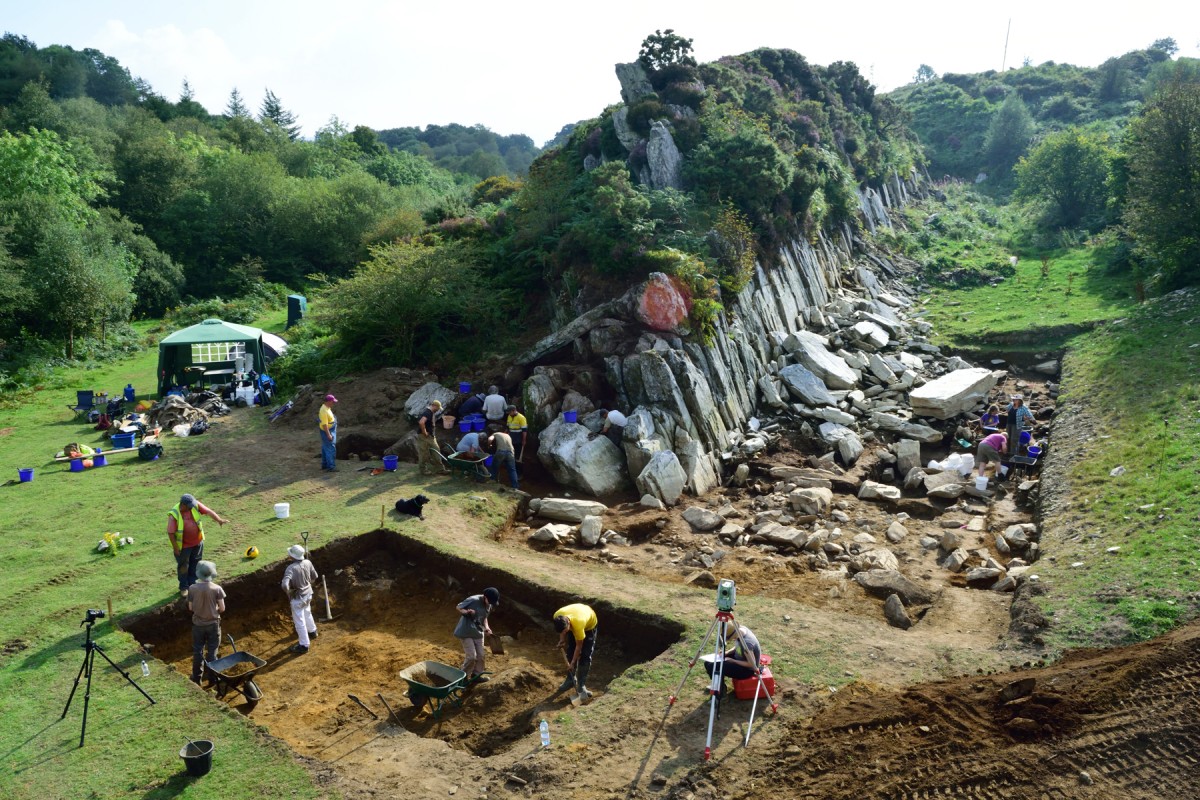 Excavations at Craig Rhos-y-felin. (Courtesy Adam Stanford, © Aerial-Cam Ltd)