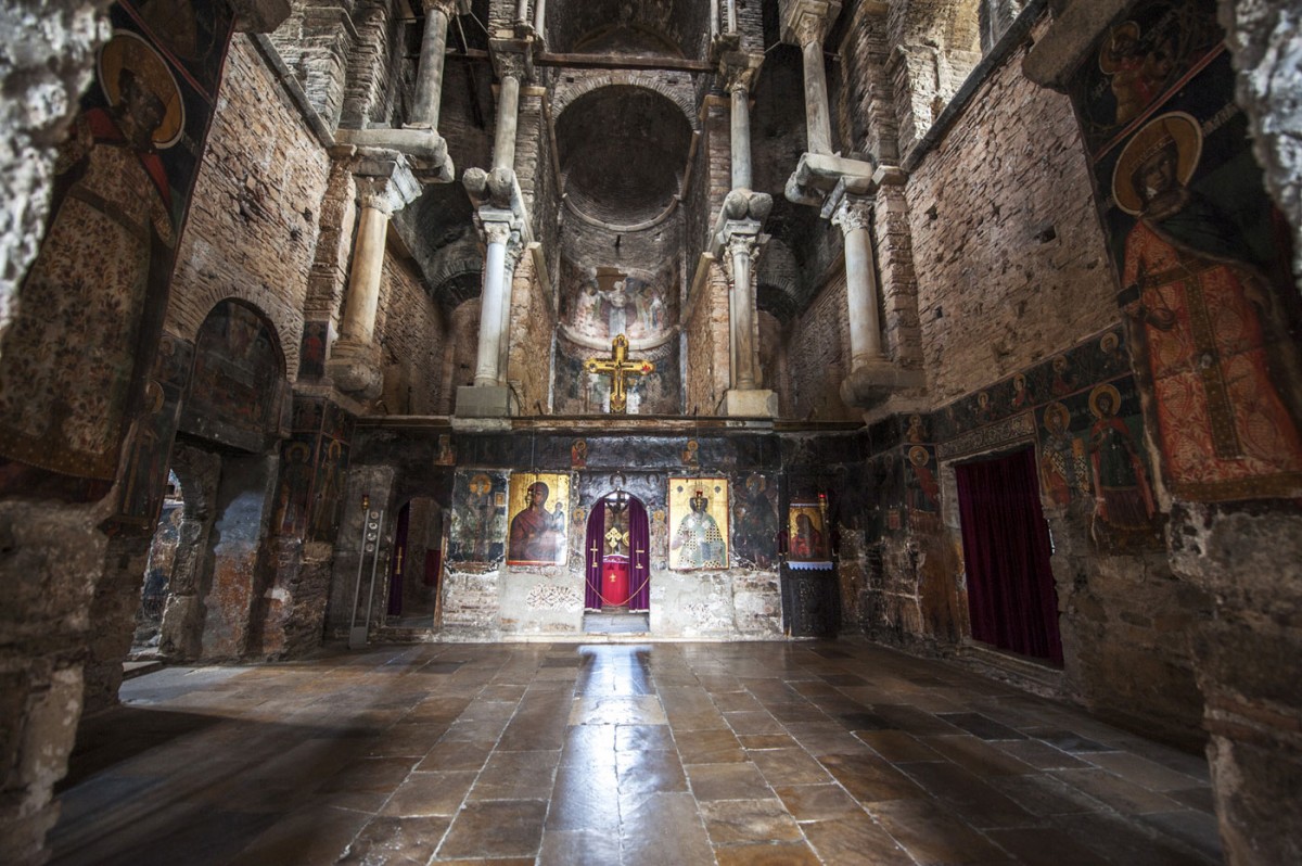 The iconostasis of the Church of Panagia Parigoritissa at Arta