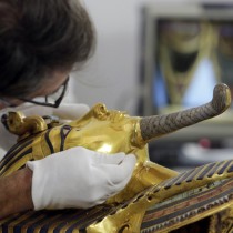 Eight face trial over King Tut’s knocked off and reattached beard