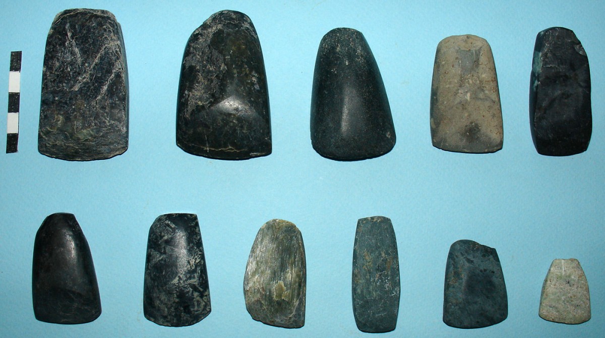 Fig. 7. Stone pickaxes and chisels from pits.