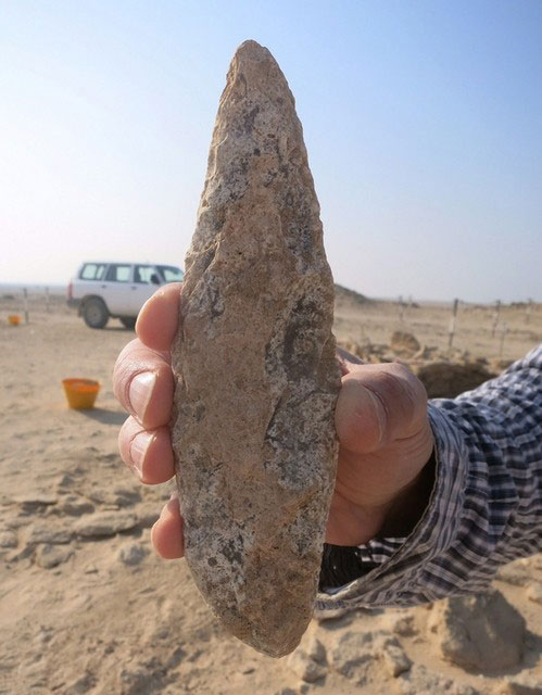 Flint spear found in Room 2 at site MR11, Marawah Island. Photo Credit: Abu Dhabi TCA/The National UAE.