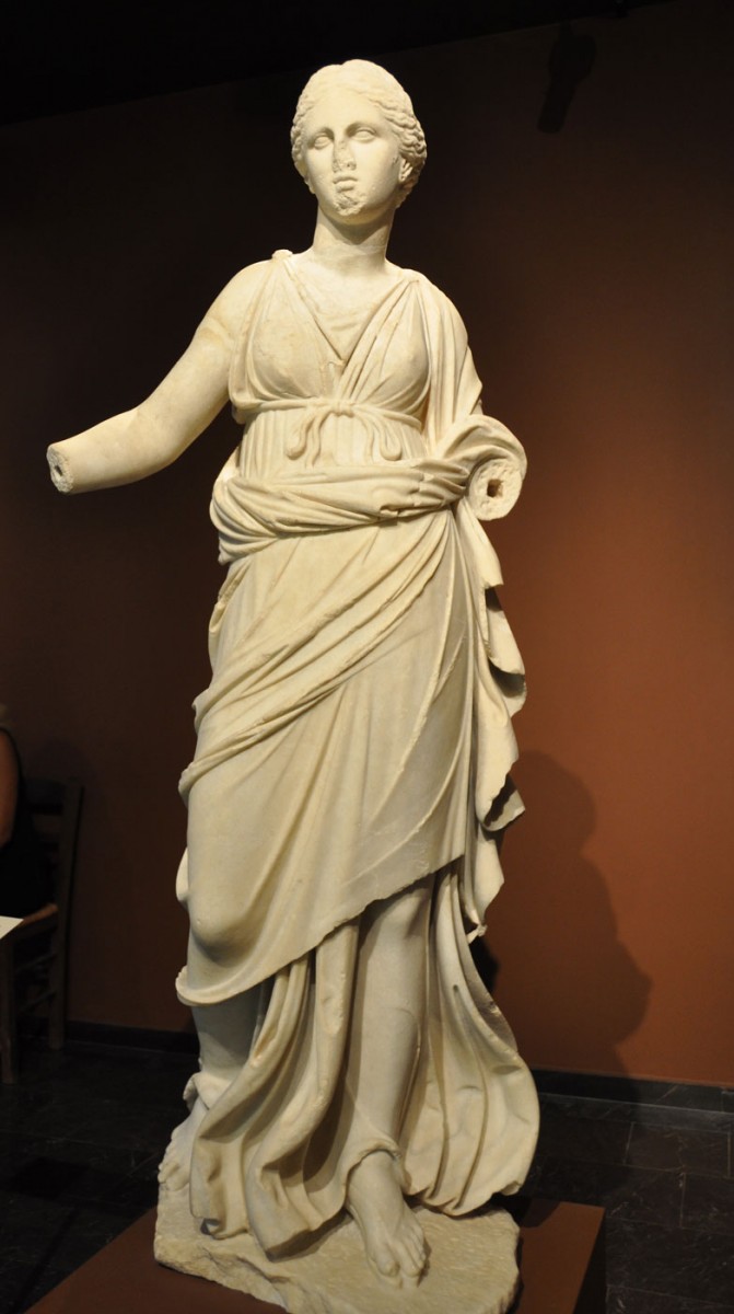 Fig. 29. Marble statue of Nike. She may have held a wreath and a phiale. 2nd c. AD. Chios town (Ag. Iakovos - Loutrari plot).