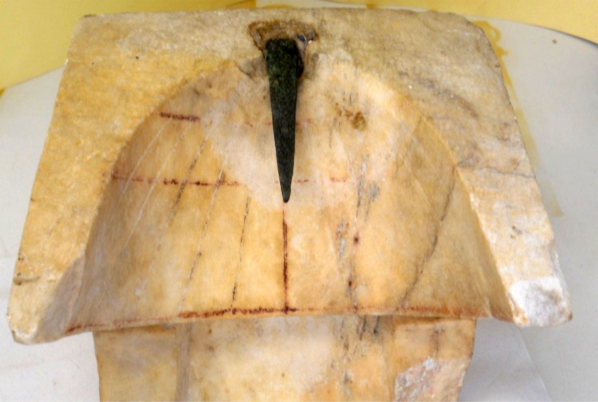 Fig. 3. Aspect of existing gnomon of the conical sundial in the Archaeological Museum of Piraeus (index number ΜΠ 1131). (Source: Panou 2016: 247).