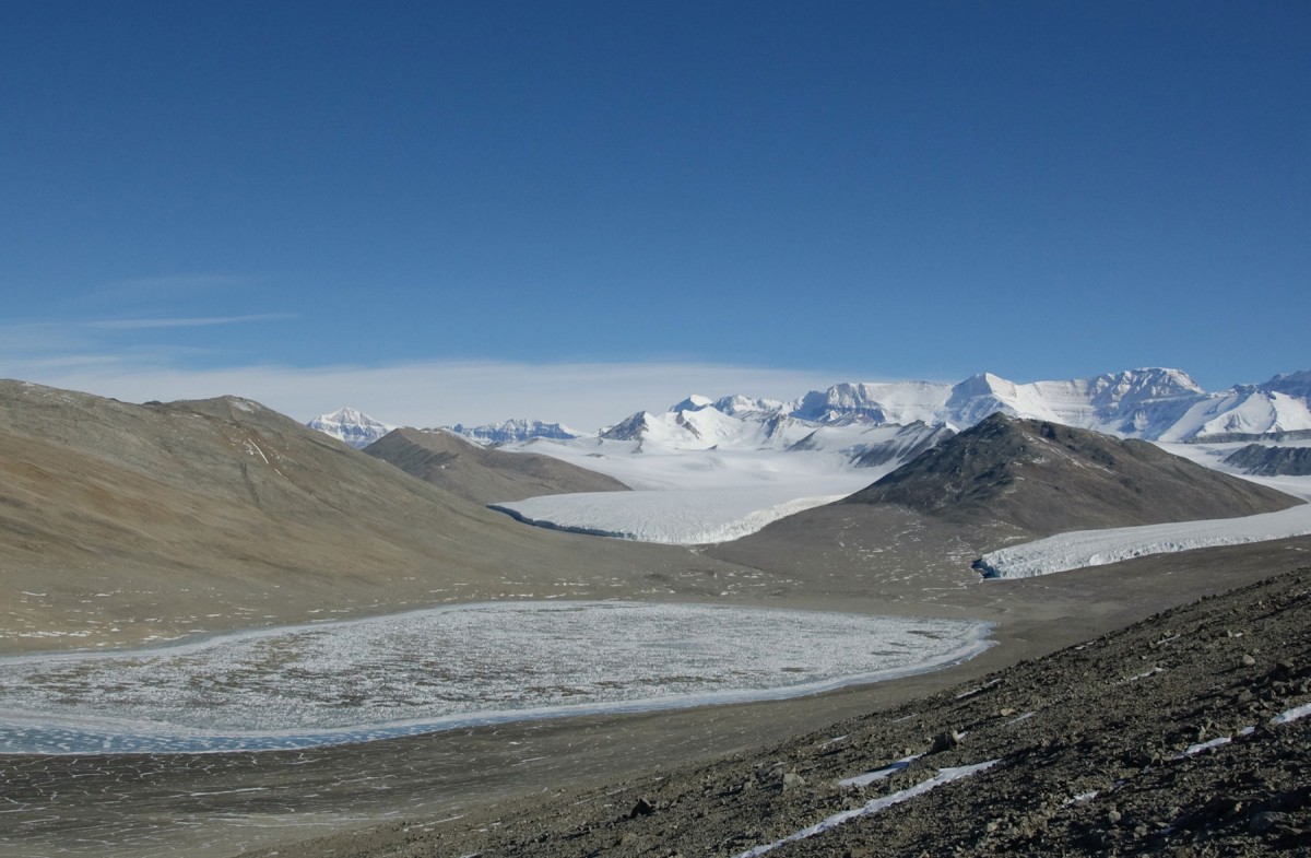 The research is based on examination of the levels of dissolved black carbon (DBC) that persist in freshwater and saline lakes in the McMurdo Dry Valleys.