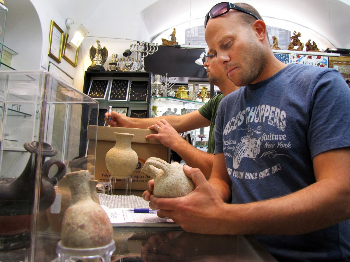 New regulations have been in force since March 2016 requiring that Israeli antiquities dealers manage their commercial inventory using a computerized system developed by the Israel Antiquities Authority. 