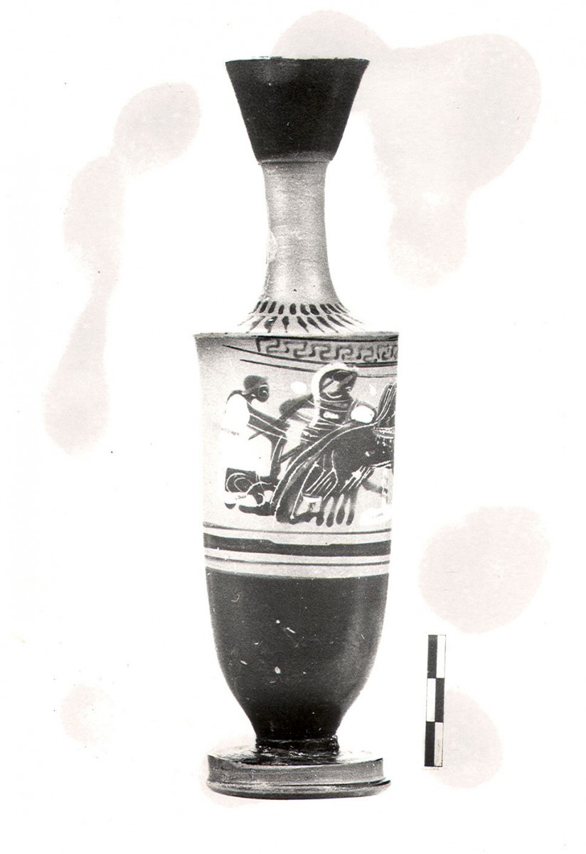 Fig. 4a. Example of imported grave offerings from Attica (1st quarter of 5th c. BC). Black-figure lekythos K.3509 depicting a four-horse chariot on the right with its charioteer, from Jar LXI.