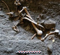 Skeletons and gold coins found near Pompeii