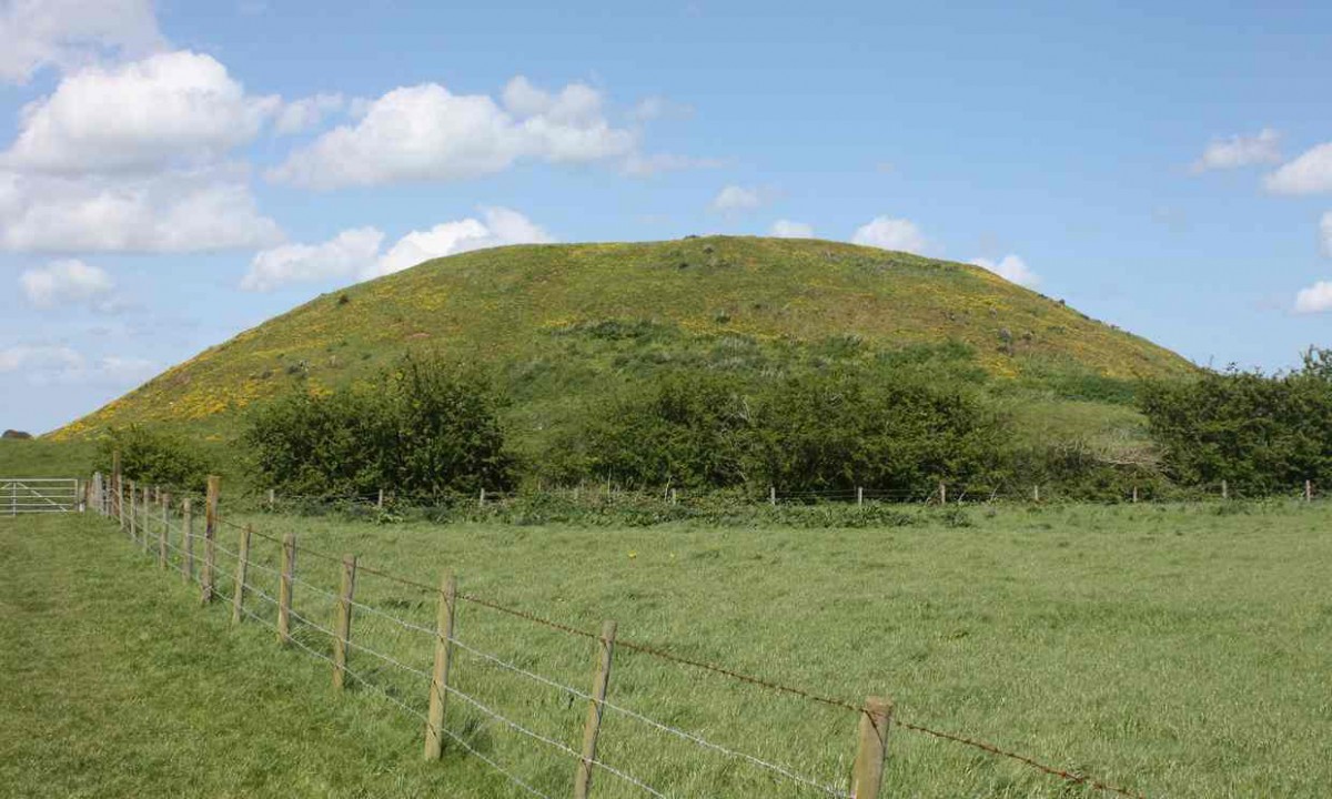 Skipsea mound in the East Riding of Yorkshire. Photo Credit: University of Reading/The Guardian.