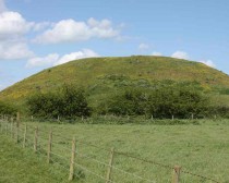 Archaeologists in Yorkshire discover oldest Iron Age mound