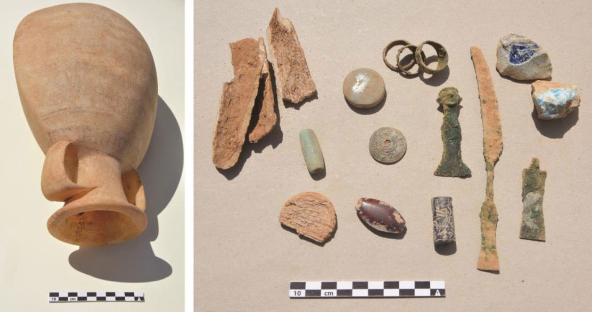 Fig. 1. Trench 3.3, Space 3.8.3: Alabaster flask and associated objects (photos J. Bretschneider). 
