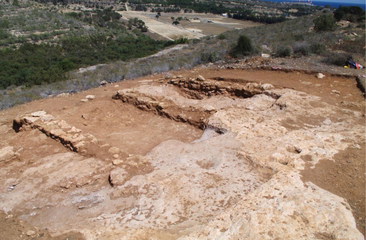 Fig. 2. Sector 3, Trench 3.3: Spaces 3.11 and 3.12 from the west (photo S. Jusseret). 