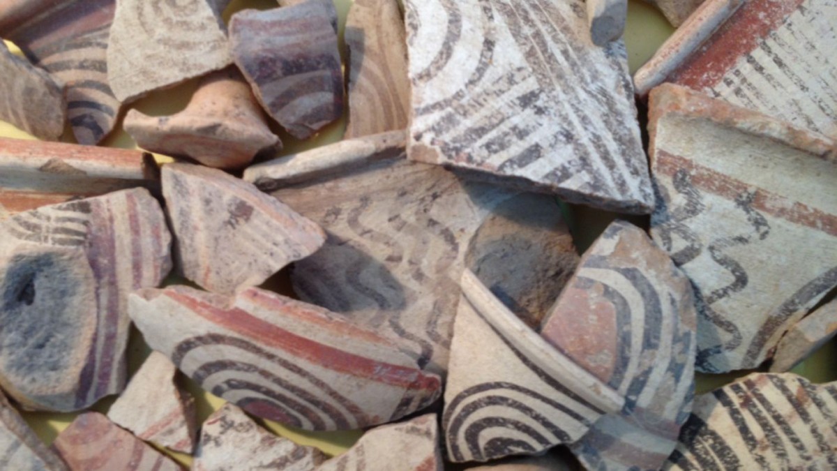 Pieces of typically Philistine-style bichromatic and multicolored pottery found in the pre-Solomonic city found beneath Canaanite ancient Gezer. Credit: Sam Wolff