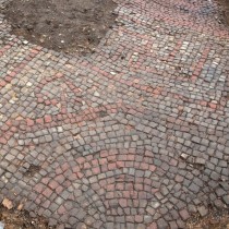 Roman house with ornate mosaic and hypocaust discovered in Leicester