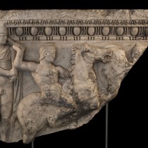 Stolen sarcophagus returns to Greece