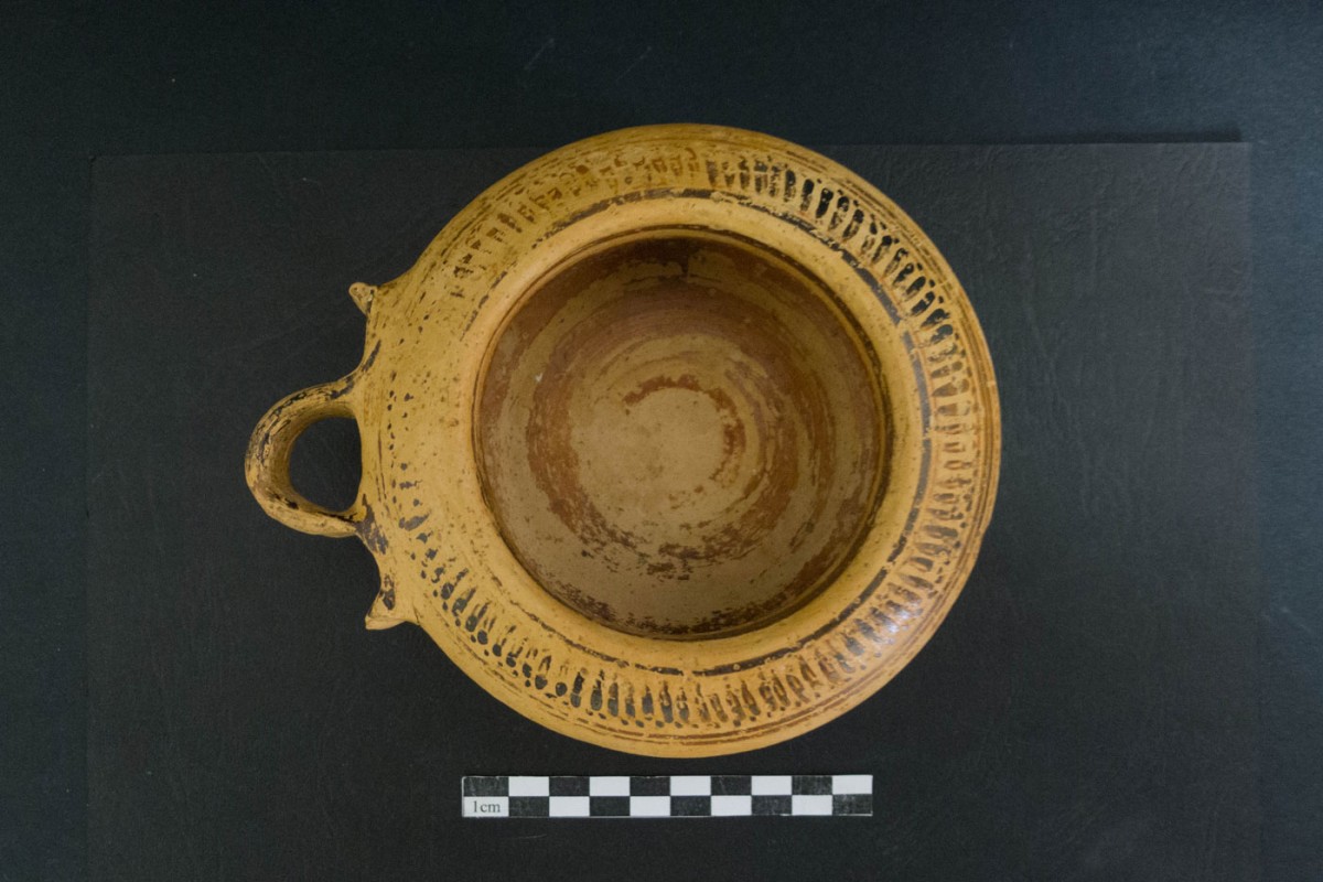 A Corinthian exaleiptron (a vase for ointments). Photo credit: Ephorate of Antiquities of Florina.