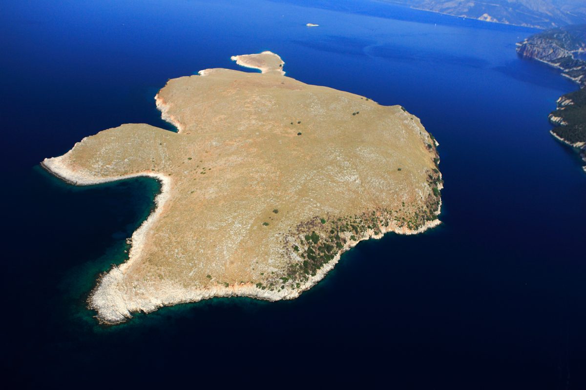 Fig. 12. Aerial photography of Kythros (photo courtesy of V. Malakasi).