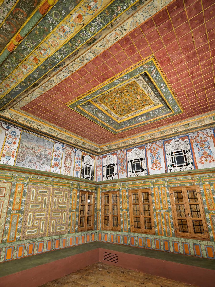 The Poulko Mansion contains excellent decorative painting, stained glass windows and wood carvings.