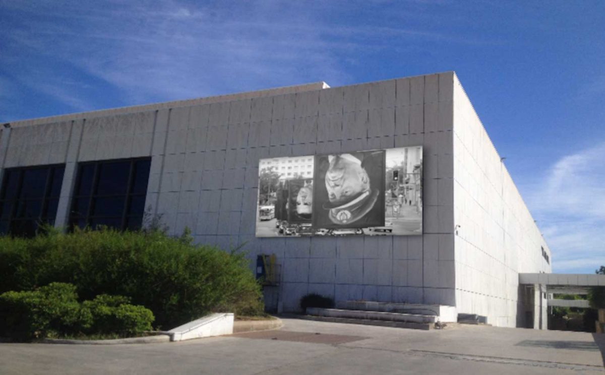 Los Encargados [Those in Charge], by Jorje Galindo and Santiago Sierra (photo: ANA-MPA). 