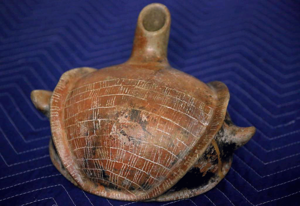 A turtle vessel from southern Mexico, A.D. 350-400, passed muster and was certified museum-quality. Photo Credit: Leah Millis, The Chronicle/SF Gate.