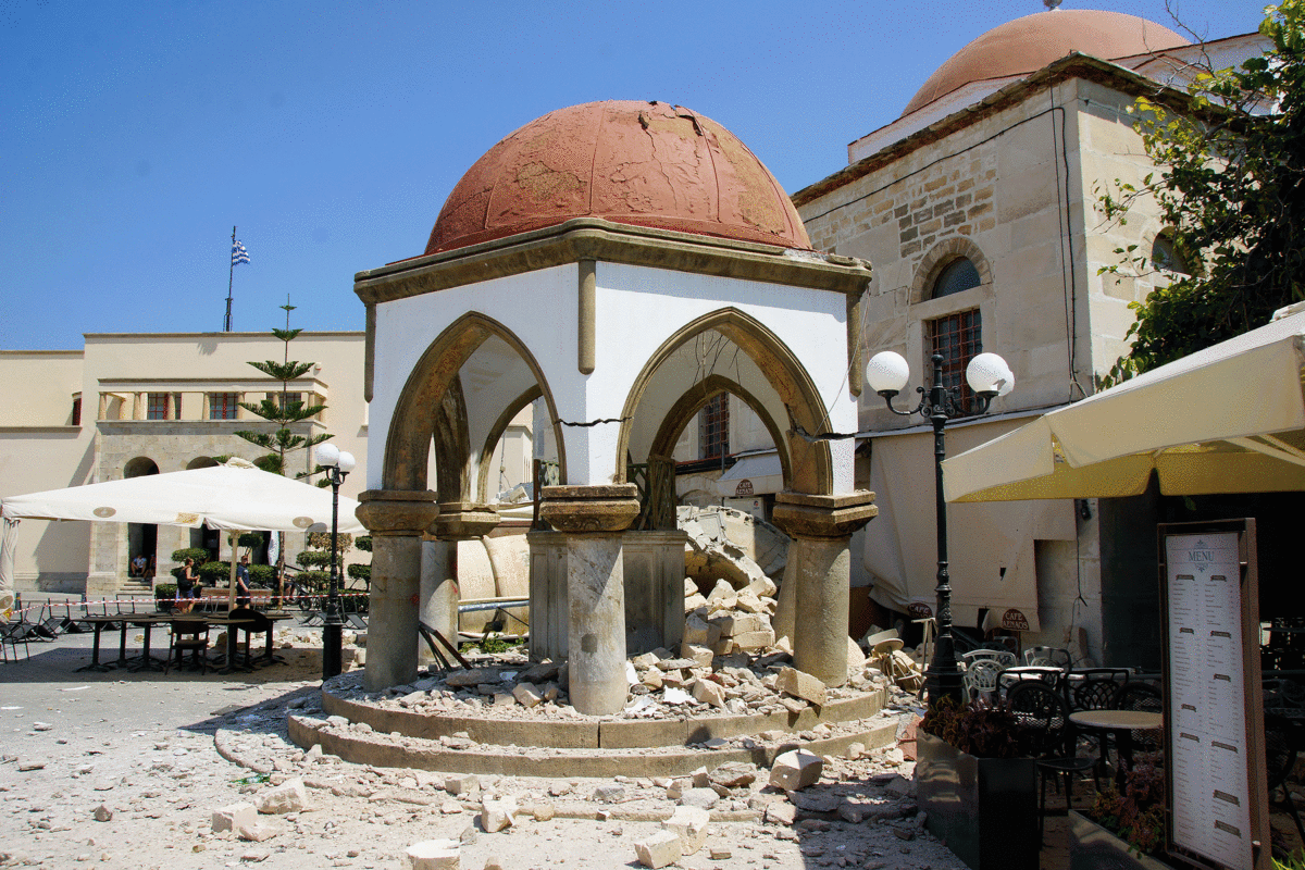 The earthquake damaged sites and monuments, such as the Casa Romana and Ottoman mosques. Photo Credit: Kathimerini.