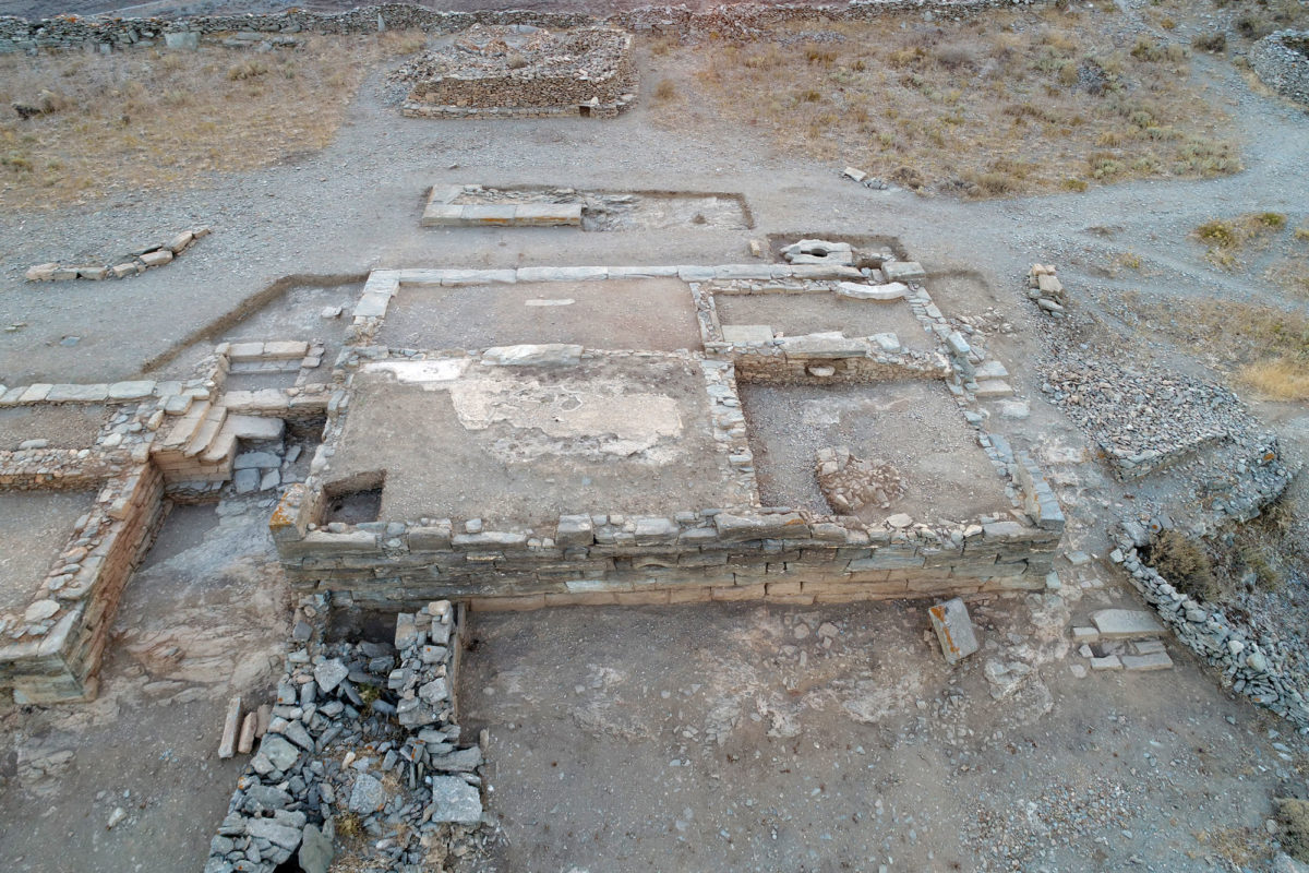 Fig. 3. Aerial photograph of Building 1 on the Middle Plateau, from the east. Photo Credit: Kostas Xenikakis. 