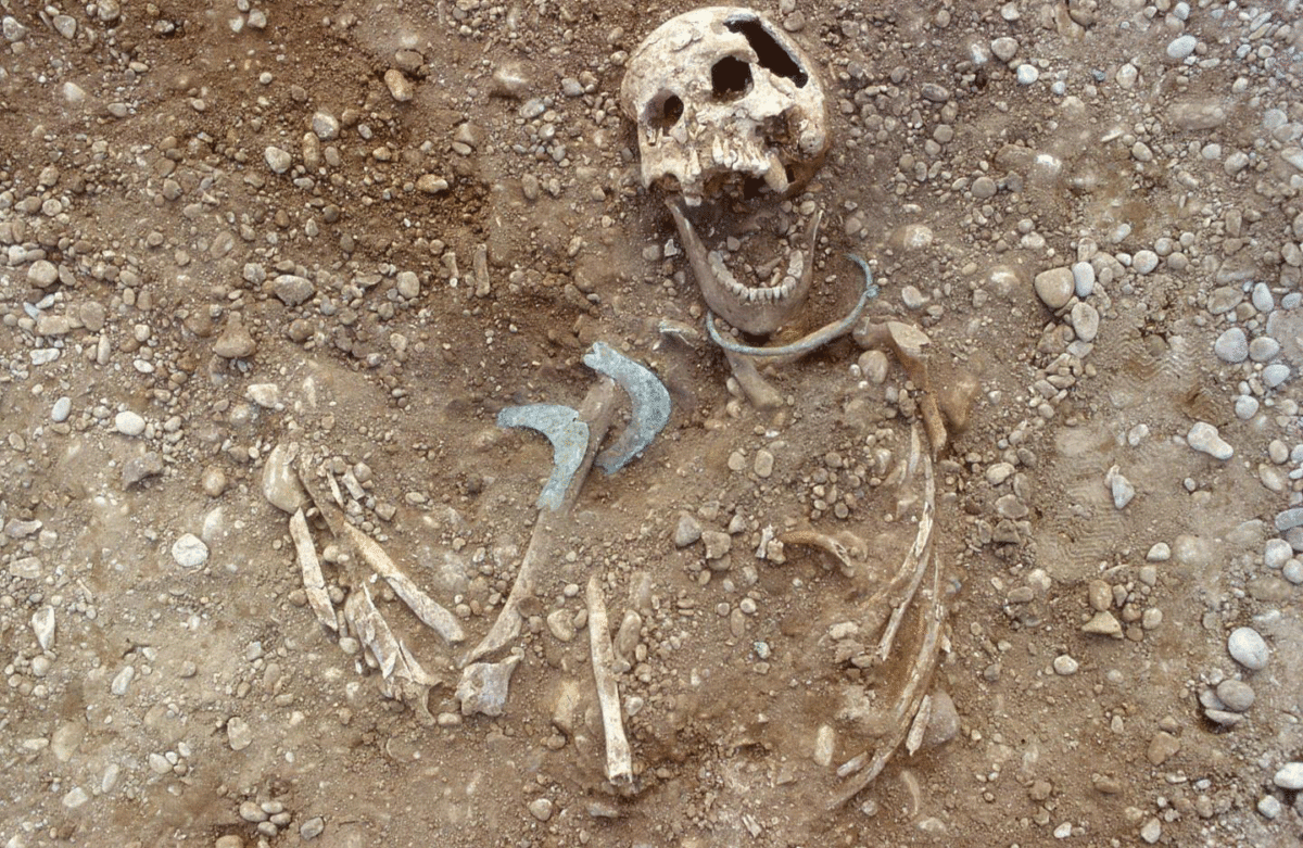 Burial of a woman whose origin was not local in the Lechtal.
© Stadtarchäologie Augsburg. Photo Credit: © Stadtarchäologie Augsburg/The Max Planck Institute for the Science of Human History.