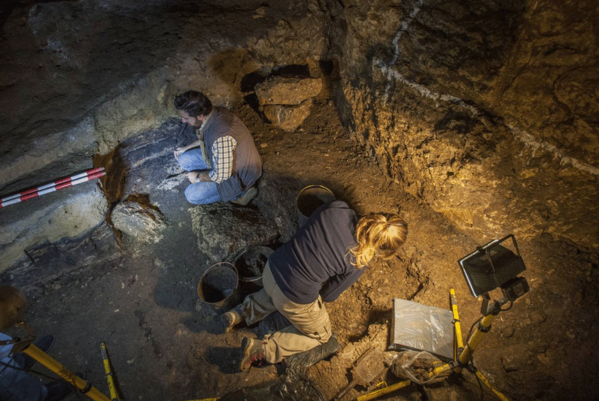 The new excavations confirm El Pendo as a continuous settlement of Neanderthals.
Photo Credit: Alberto Aja/TANN.