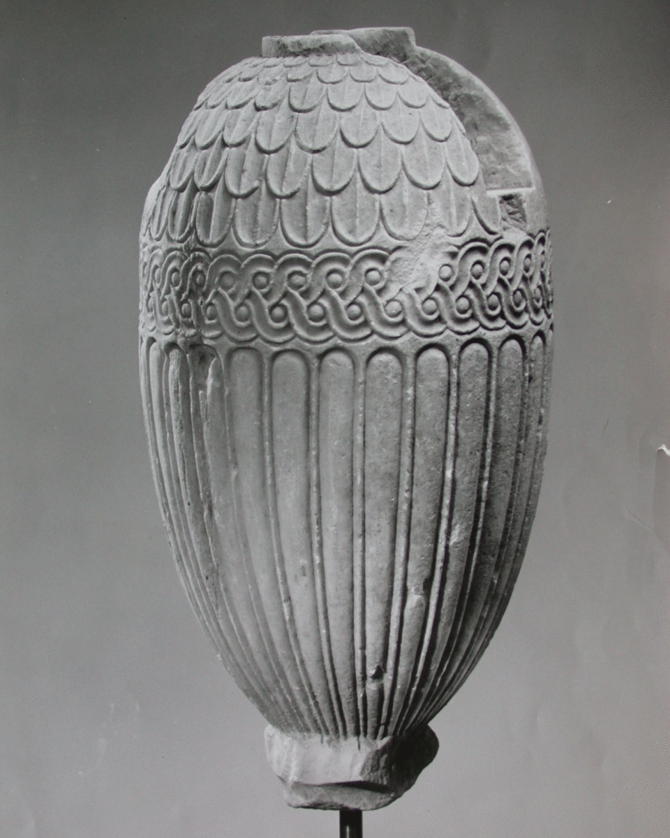 A vase seized as part of the Becchina archive.
Photo Credit: Dr Christos Tsirogiannis/The Guardian.