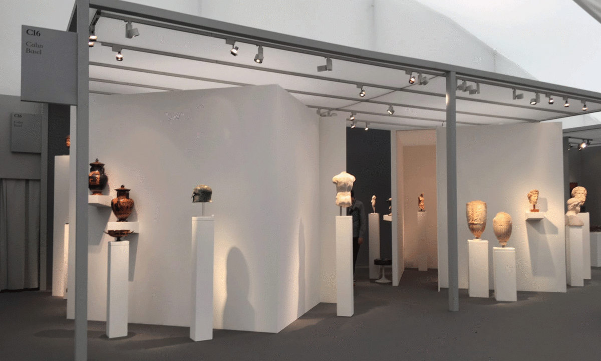 Jean-David Cahn’s stand, which included two vases linked to a Sicilian dealer, at the Frieze Masters fair in Regent’s Park in early October.
Photo Credit: Christos Tsirogiannis/The Guardian.