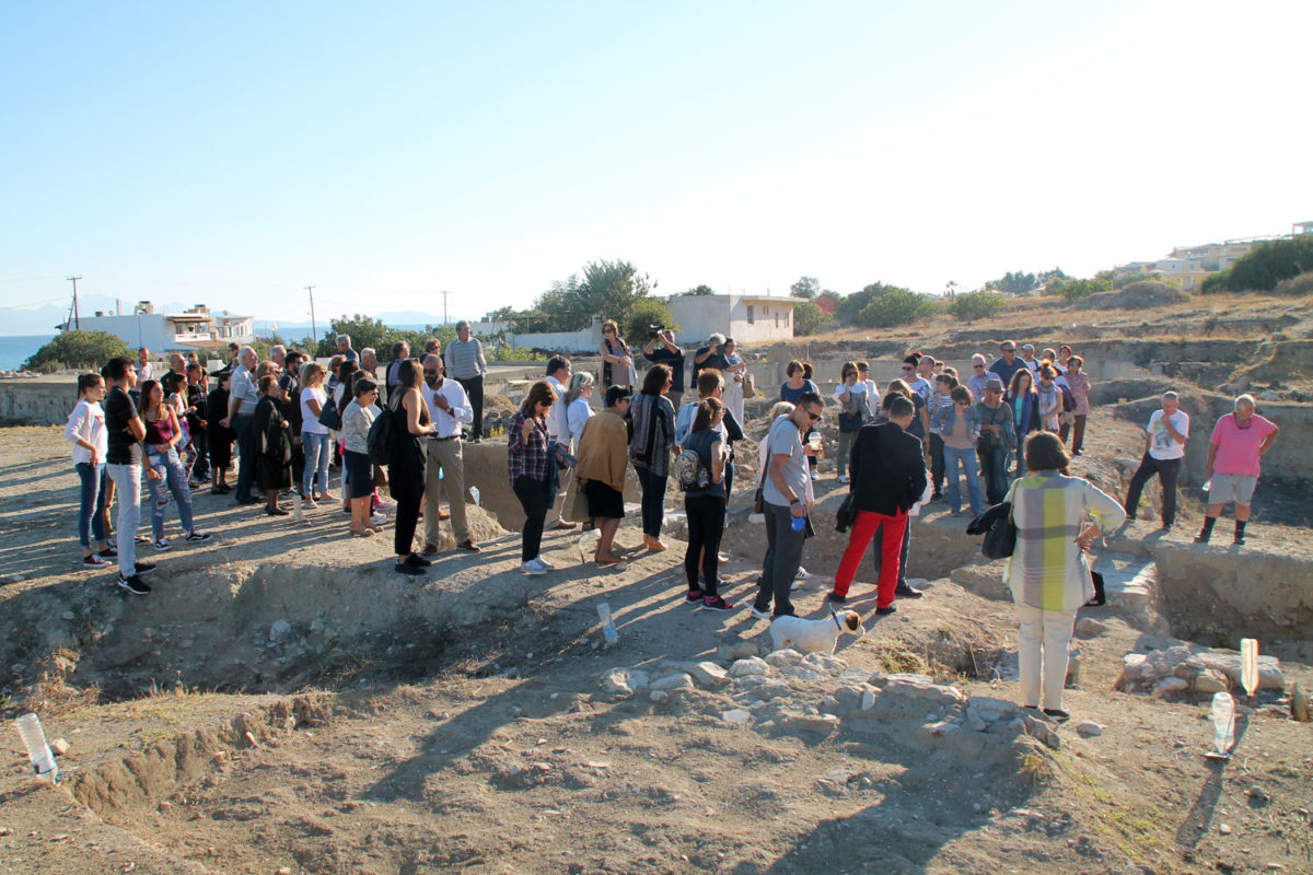 The two day conference included a guided tour for the public by the heads of the excavation G. Kokkorou-Alevra, S. Kalopisi-Verti and M. Panagiotidi-Kesisoglou.