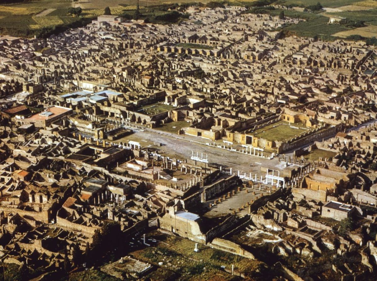 Pompeii (aerial photograph).
