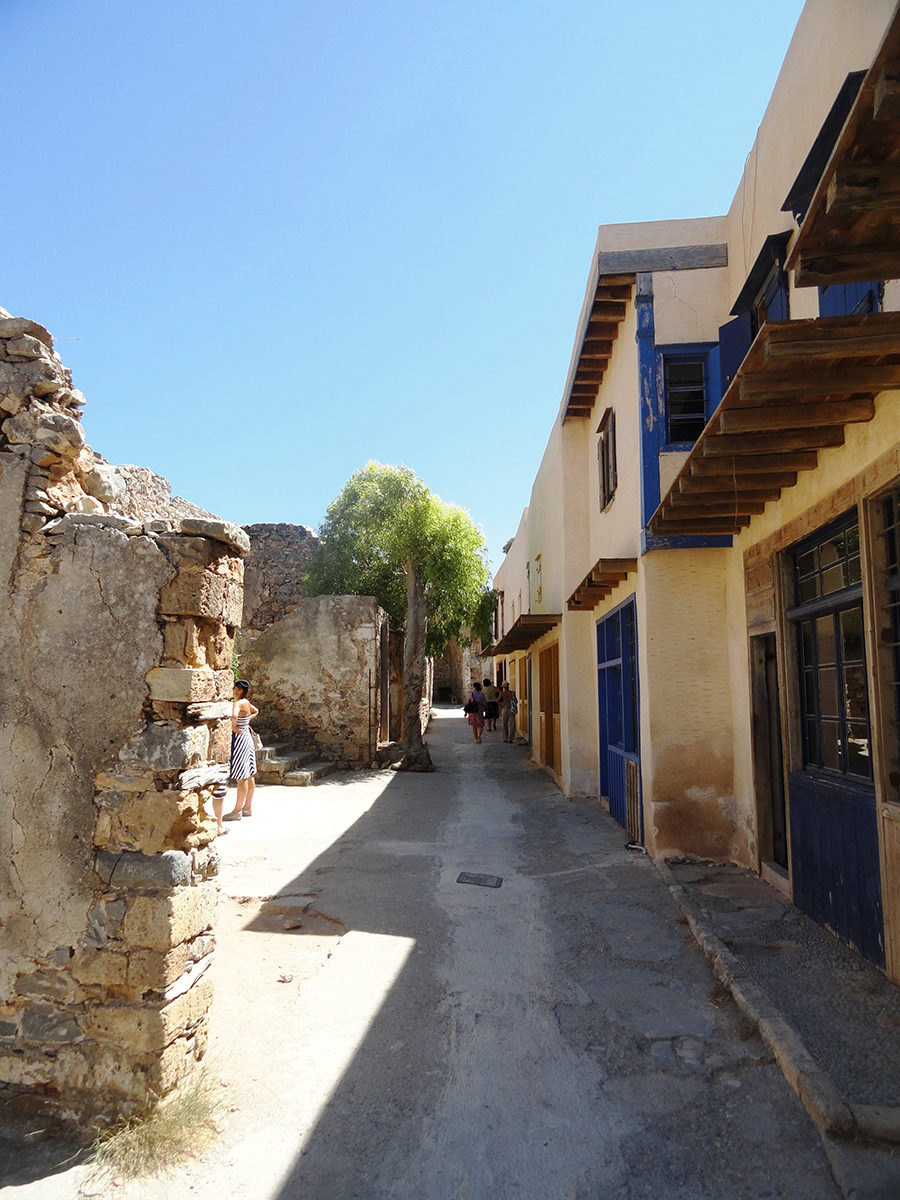 Fig. 2. Restored buildings from the Οttoman settlement used as exhibition spaces. 