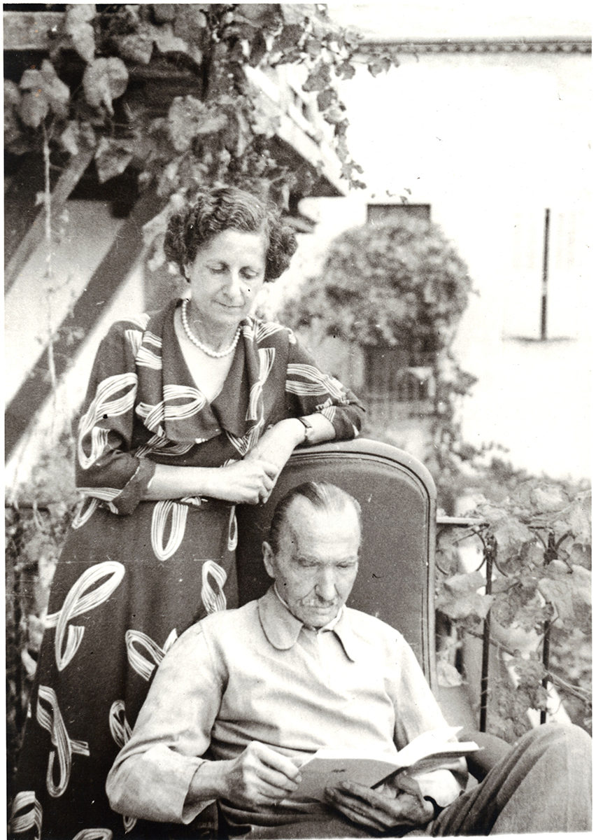 Nikos Kazantzakis with his wife, Eleni, in Antibes, southern France, in 1954.