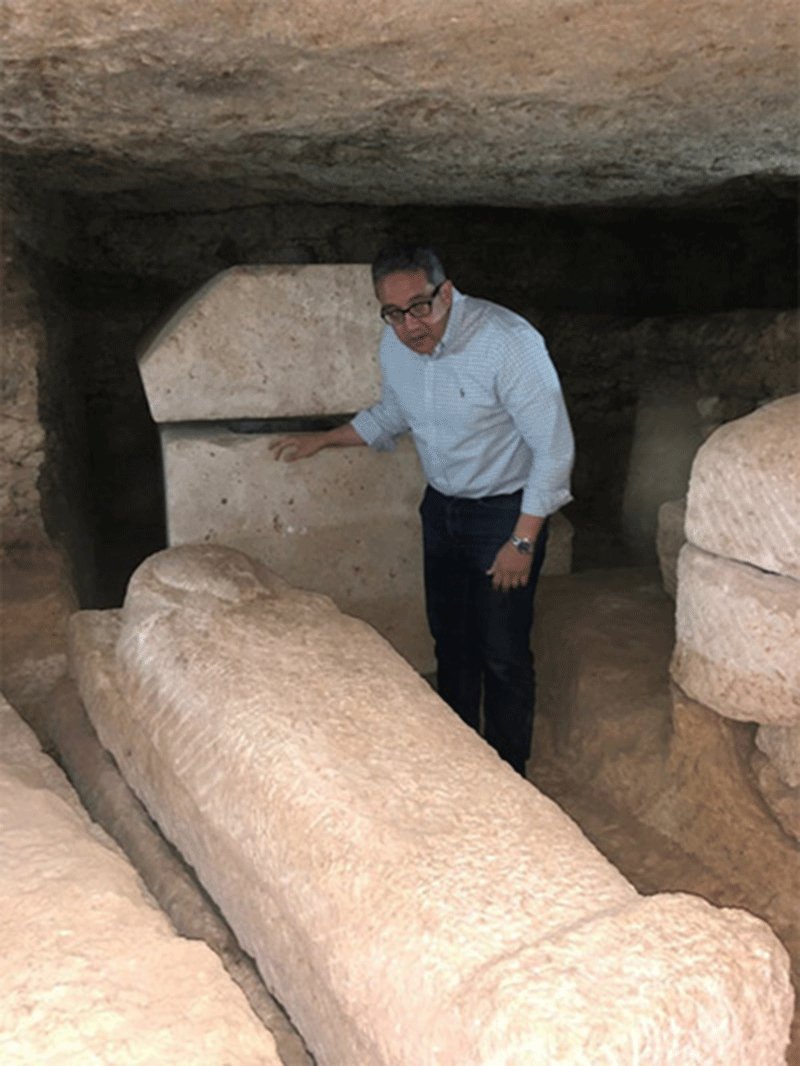 Mostafa Waziri, secretary general of the Supreme Council of Antiquities, said that in the last three months the mission has discovered a group of tombs and burials that belong to priests of the ancient Egyptian god Thoth. Photo Credit: Ahram Online.