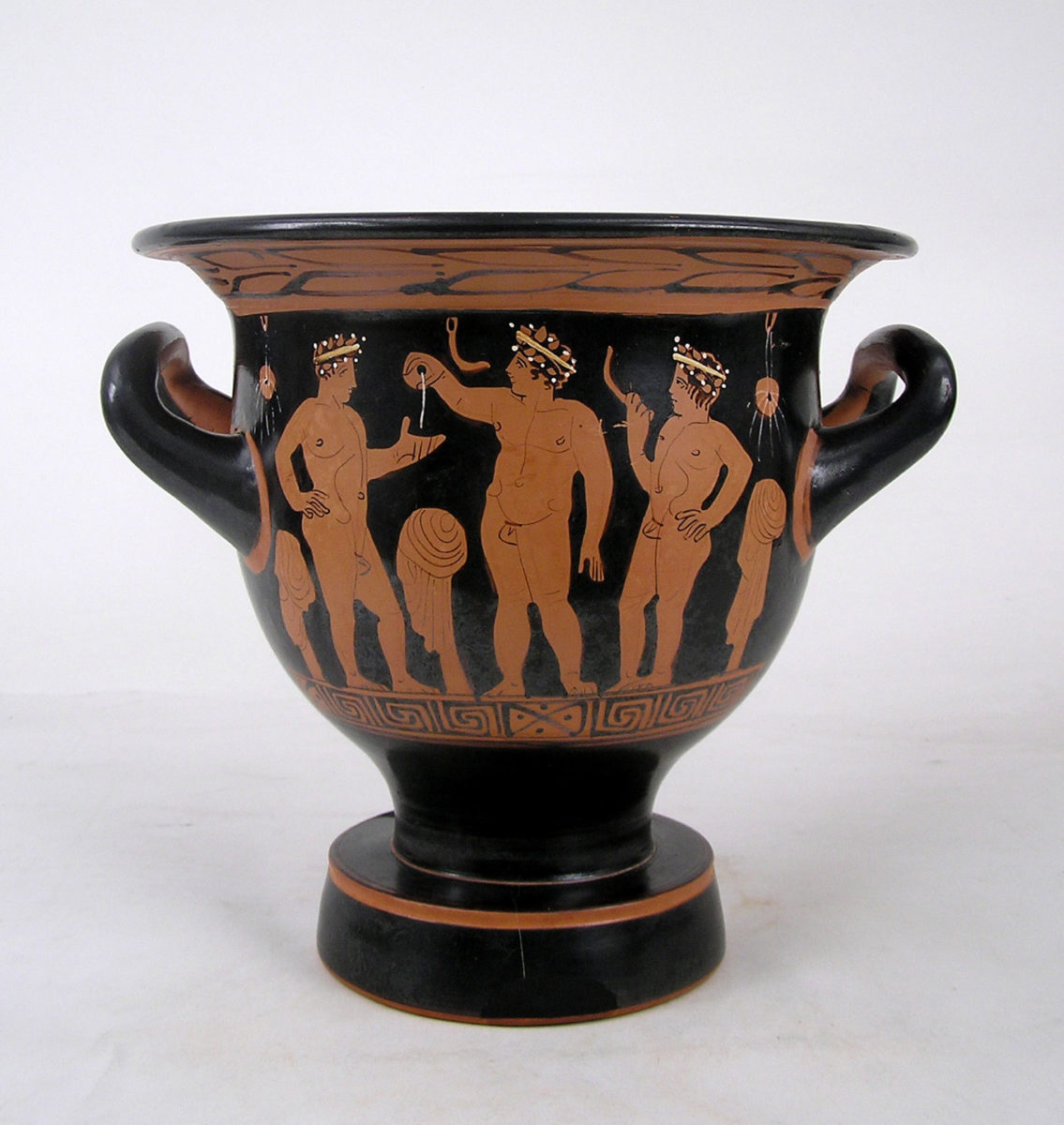 Attic red figure bell krater (4th c. BC) © NAM/ ARF (Photo E. Miari) 