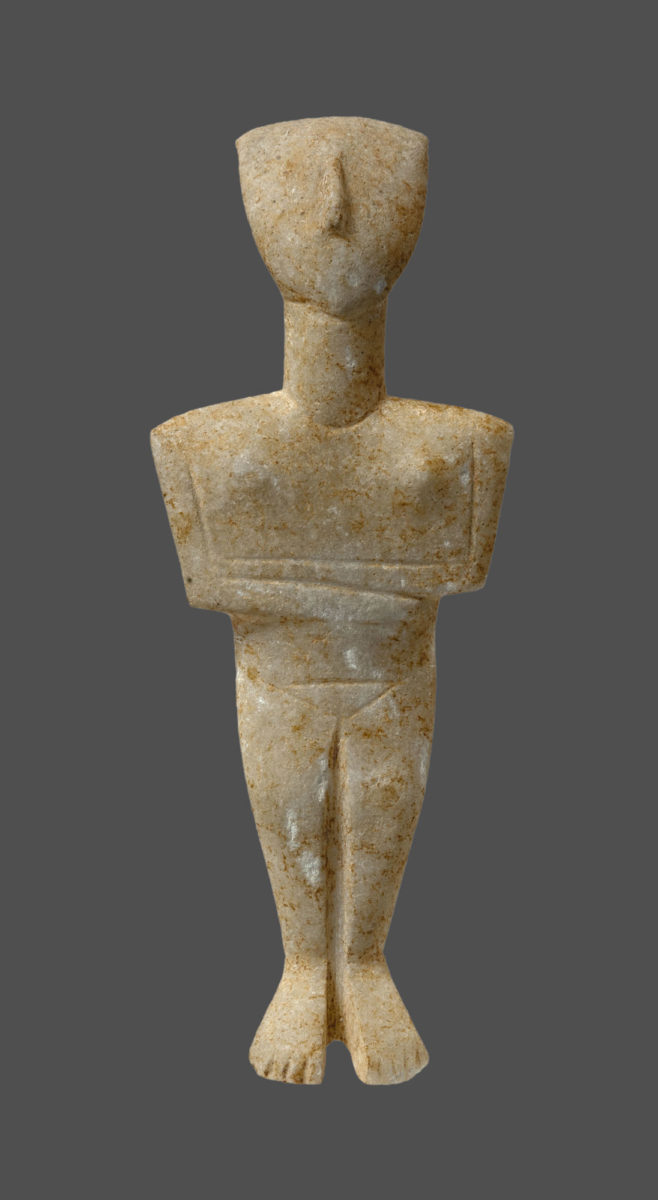 Marble Cycladic figurine of a female figure of the Spedos variety (2880-2300 BC) © NAM/ ARF (Photo: S. Mavrommatis).