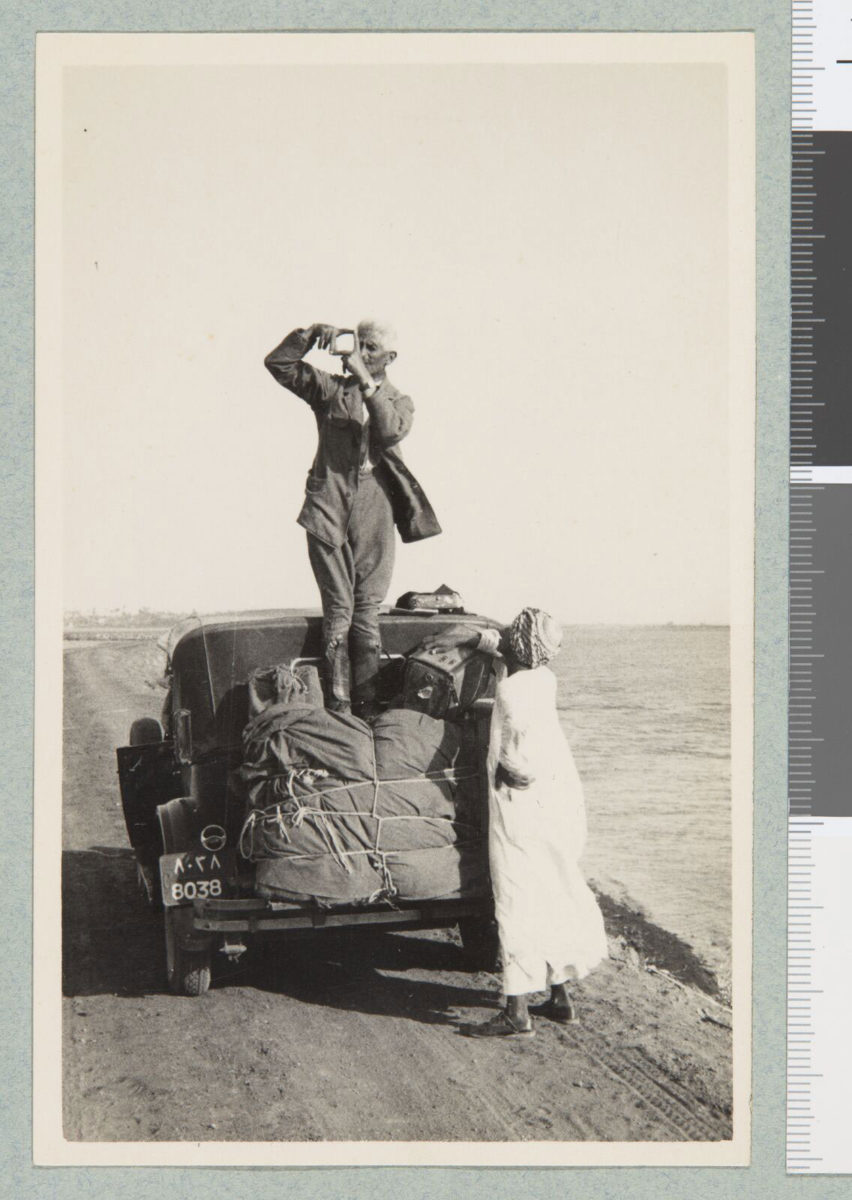 Fred Boissonas takes photographs of Egypt, 1929/1933. © Bibliotèque de Genève.