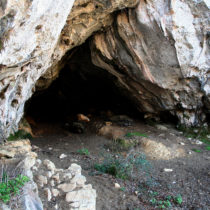 Neanderthals and Homo sapiens coexisted for less than 1000 years in the Cantabrian Region