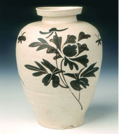 A Jizhou stoneware vase with painted butterflies and flowers of the Southern Song dynasty (1127-1279) was among the stolen artefacts. Photo Credit: BBC/MEEA/Avon and Somerset Police.