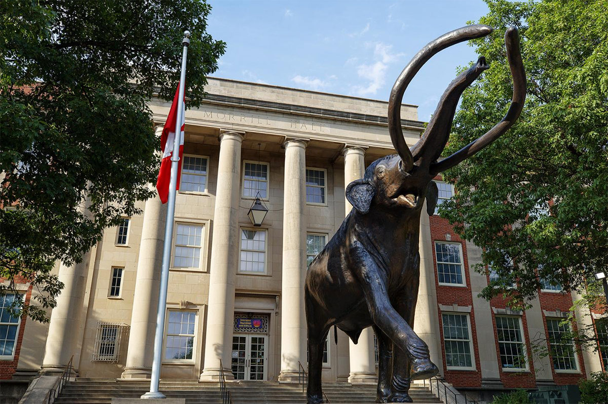 This is a statue of the Columbian mammoth housed at the University of Nebraska-Lincoln. Credit: Craig Chandler, University of Nebraska-Lincoln