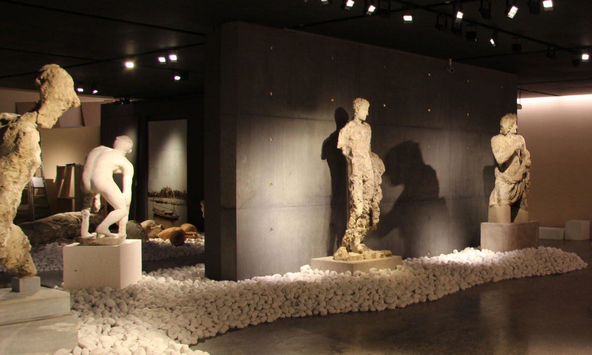 View of the exhibition “The Antikythera Shipwreck” at the Basel Museum of Ancient Art (photo: Athens and Macedonian News Agency).
