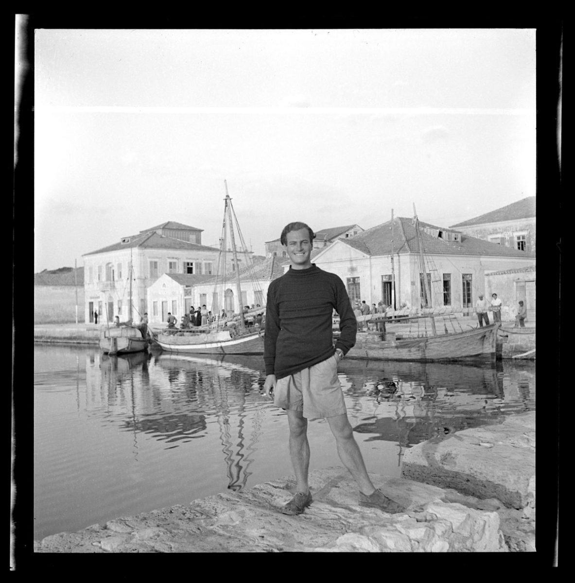 Joan Leigh Fermor,
Patrick Leigh Fermor at Lixouri, Cephalonia, 1946.
National Library of Scotland, Joan Leigh Fermor Photographic Collection, Edinburgh
© Joan Leigh Fermor Estate
