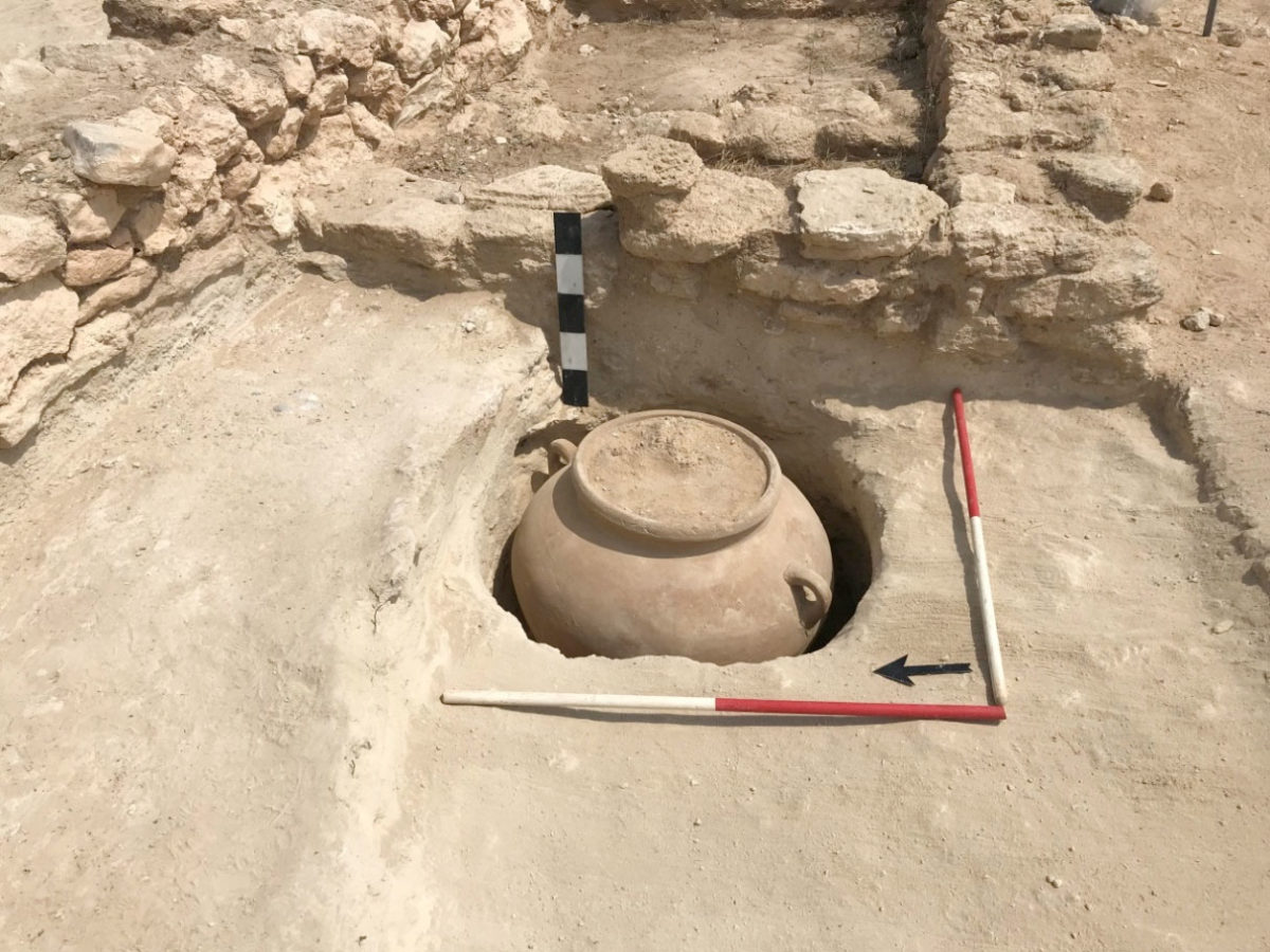 Pyla-Kokkinokremos: In Room 12-13 a pit was found containing a complete pithoid jar. 