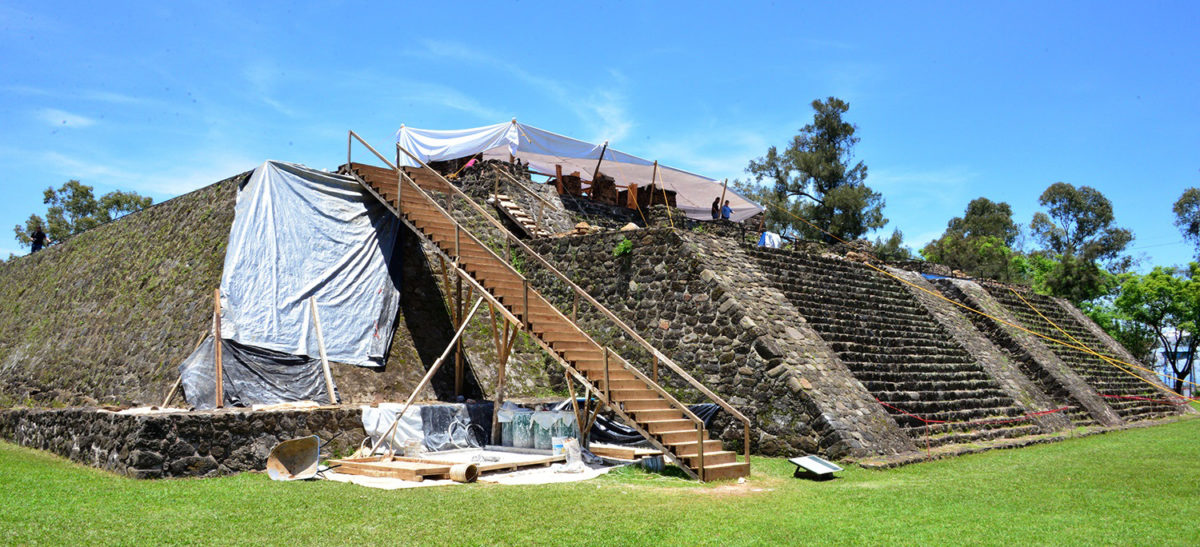 The pyramid of Teopanzolco in Cuernavac, Mexico. Photo: Melitón Tapia, INAH.