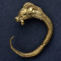 Rare Hellenistic-era golden earring discovered in Jerusalem