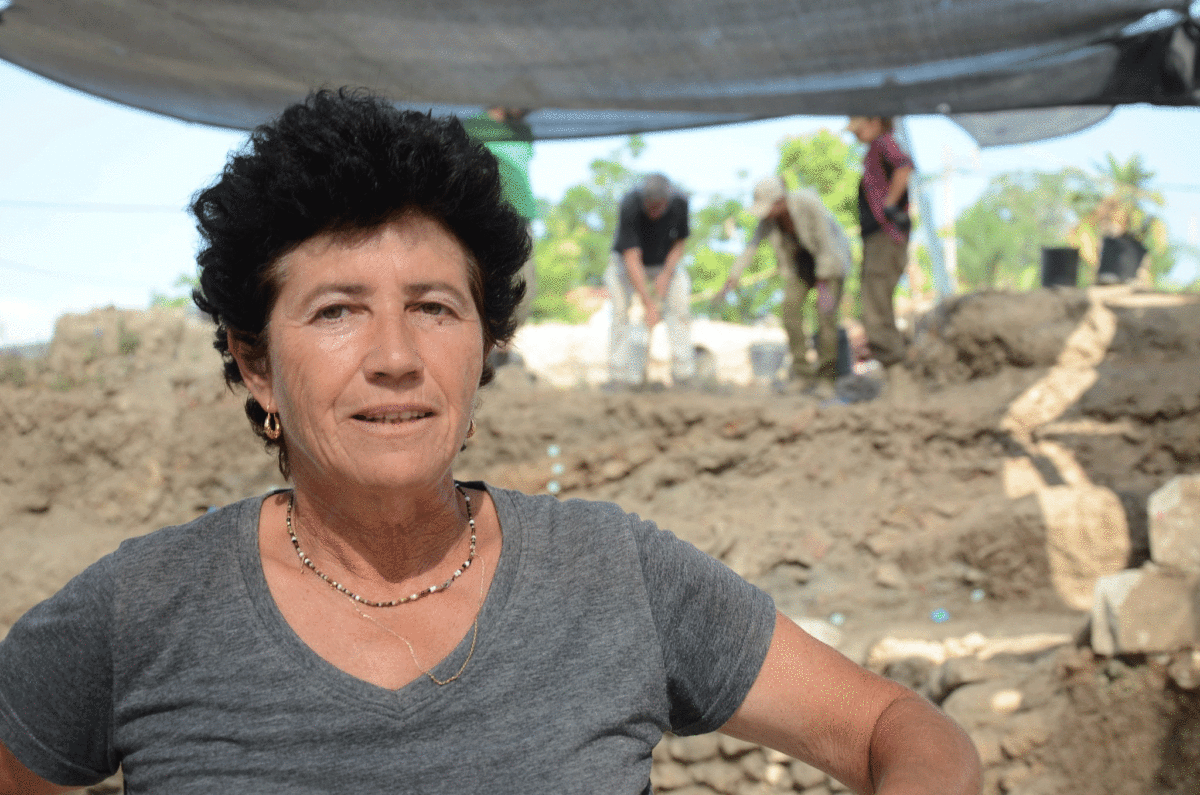 Excavation director Ella Nagorsky at the northern Gedera excavation site. Photo Credit: Israel Antiquities Authority /Times of Israel.