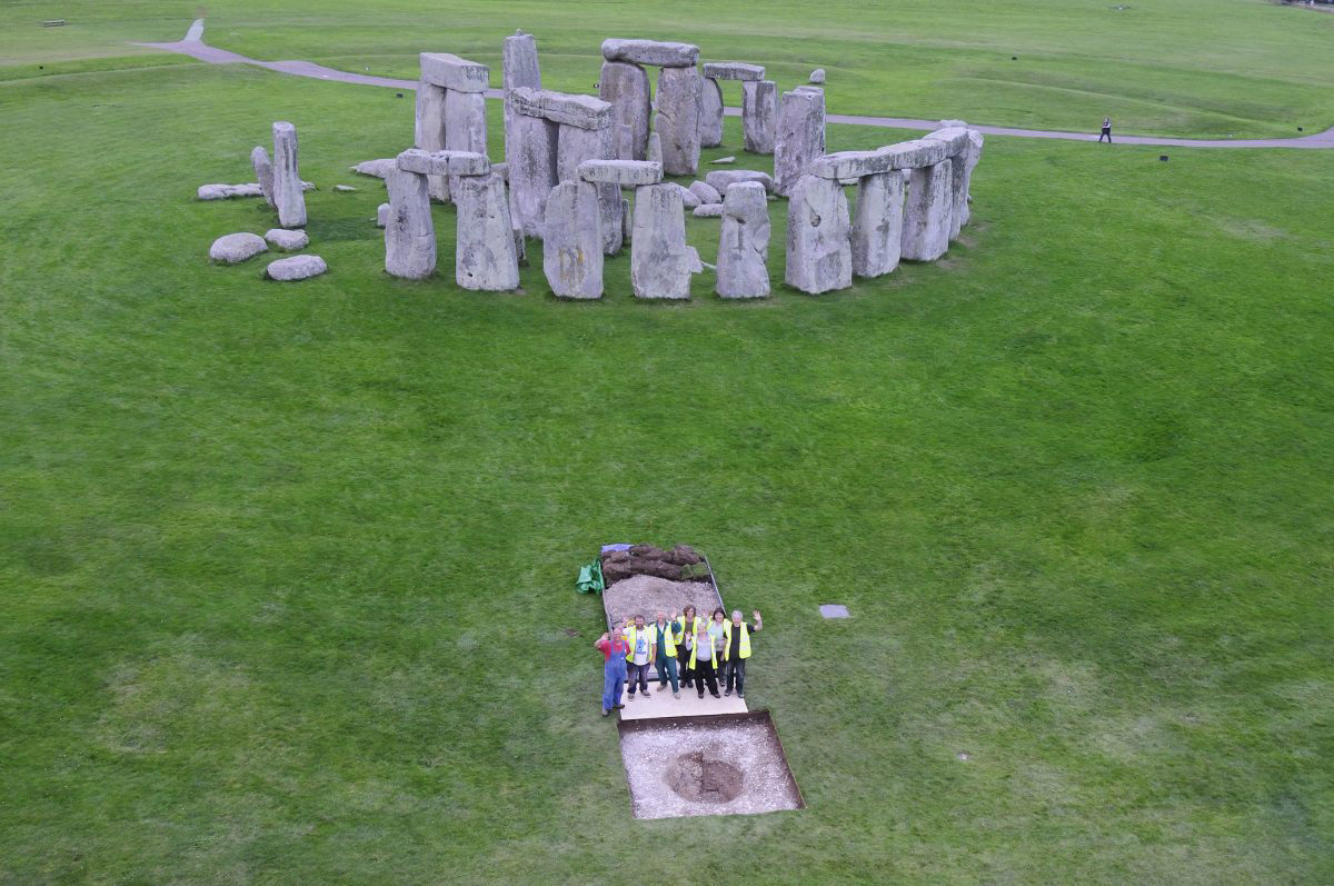 The excavation crew around Aubrey Hole 7 following excavations in 2008 (Adam Stanford, Aerial-Cam Ltd)