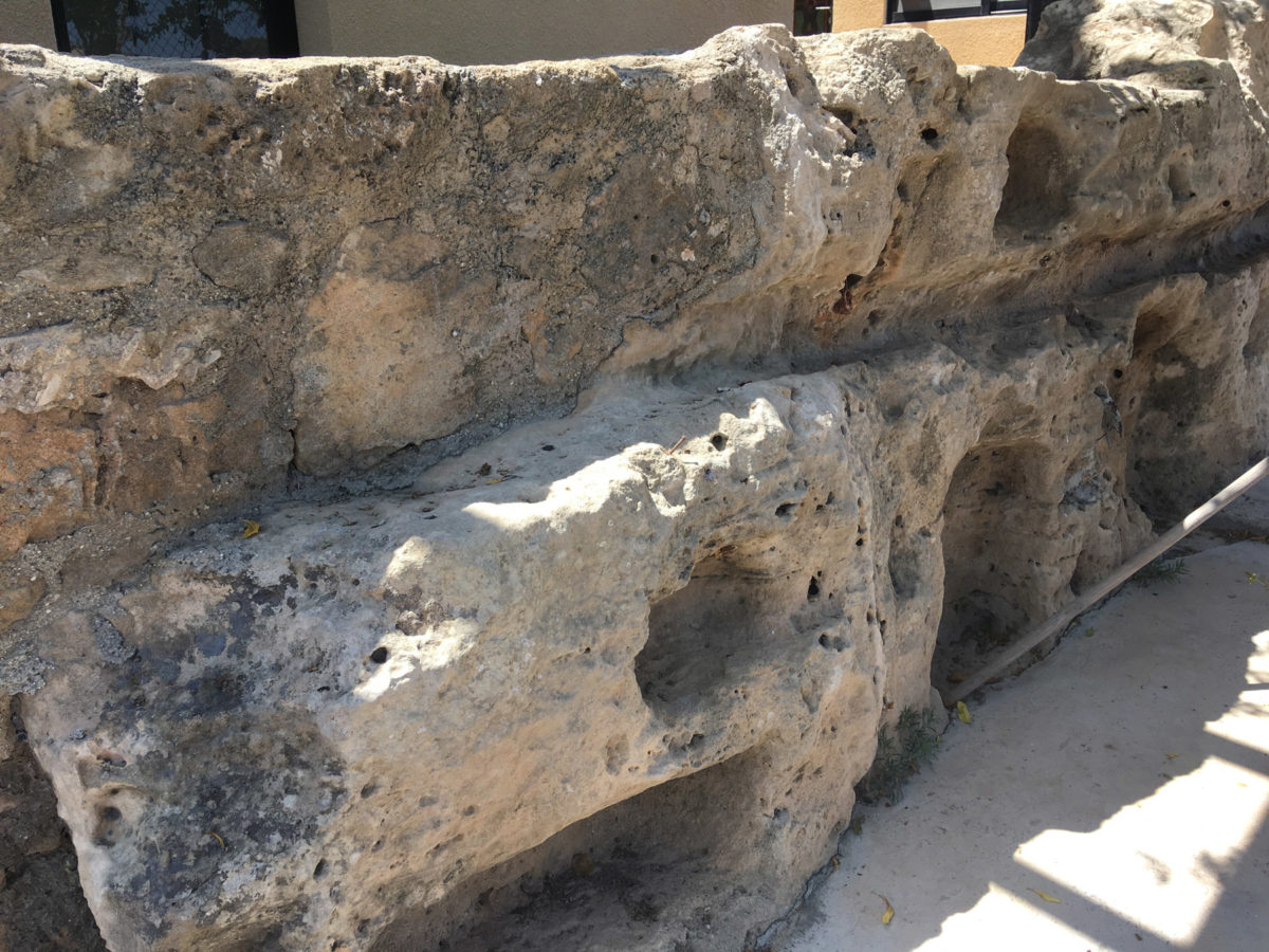 Pafos-Toumbalos: In this area, numerous niches were excavated, which probably were used to hold lamps that were offered to the deity worshiped at the sanctuary. 
